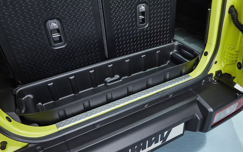3D render of a Suzuki with the Cargo tray: Small accessory attached